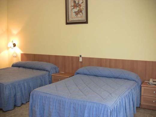 Hotel Los Hermanos Ocaña Quarto foto
